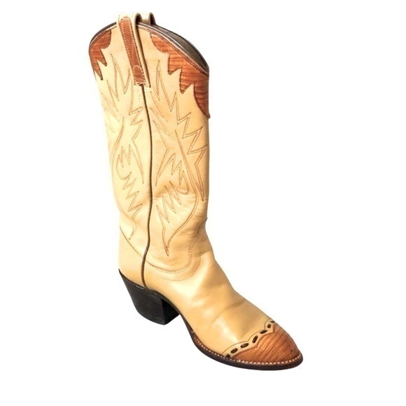 - Beautiful Dan Post Boot - Picture 5 of 7